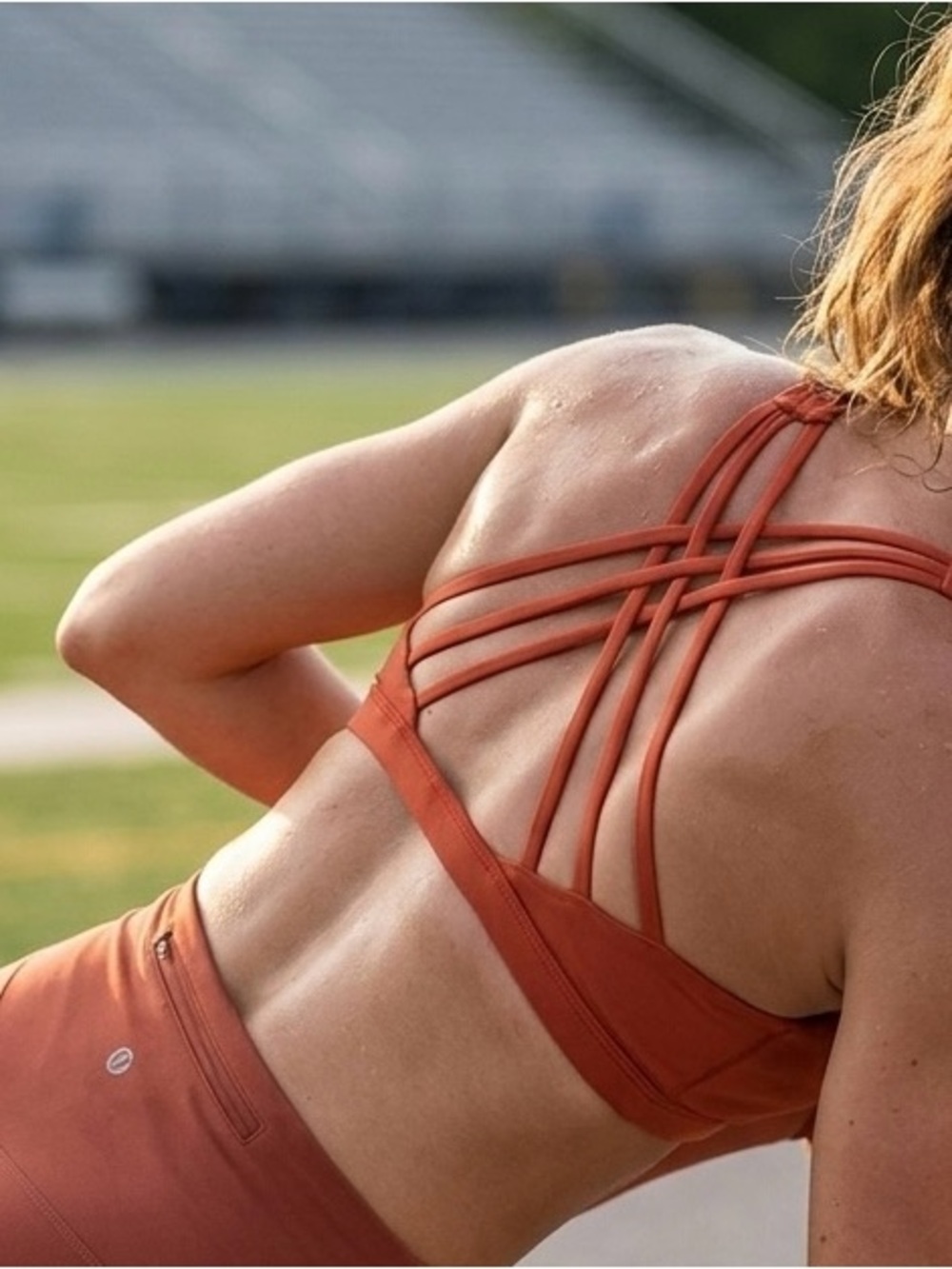 lululemon athletica Women’s Rust Scoop-Neck Sports Bra size 6 - Picture 2 of 4